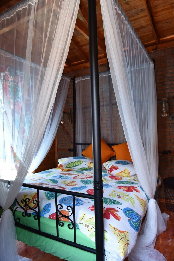 Hotel Otantik Tas Ev