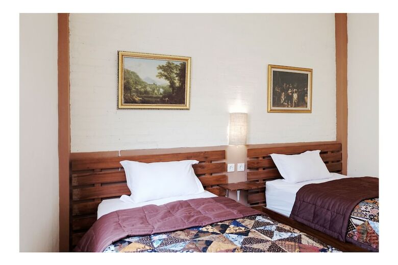 Bed & Breakfast Hinggil Homestay