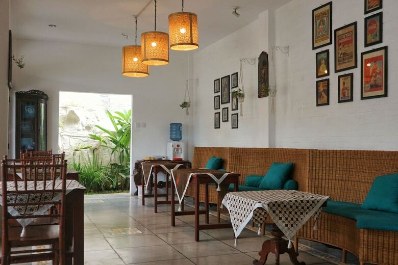 Bed & Breakfast Hinggil Homestay