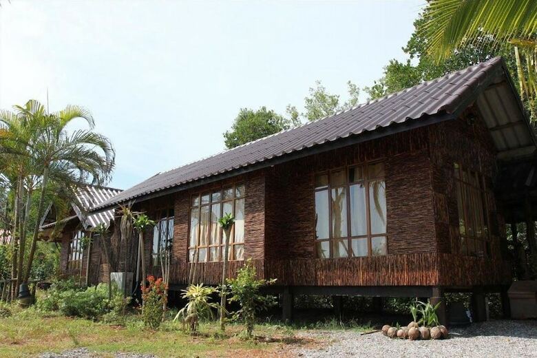 Hotel Suchanaree At Leam Ngop