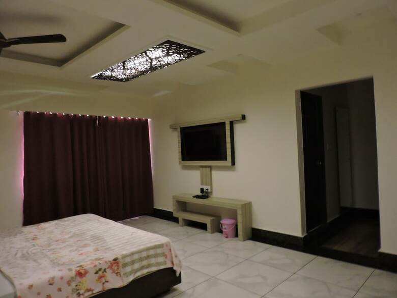 Hotel Raj Mahal