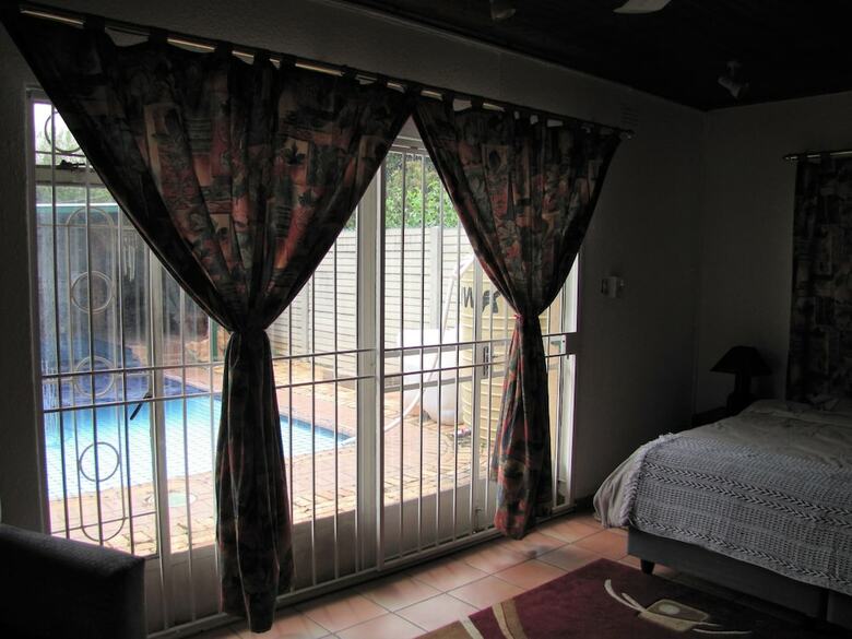 Posada Inn-finity Empire