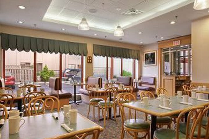 Travelodge Hotel By The Falls