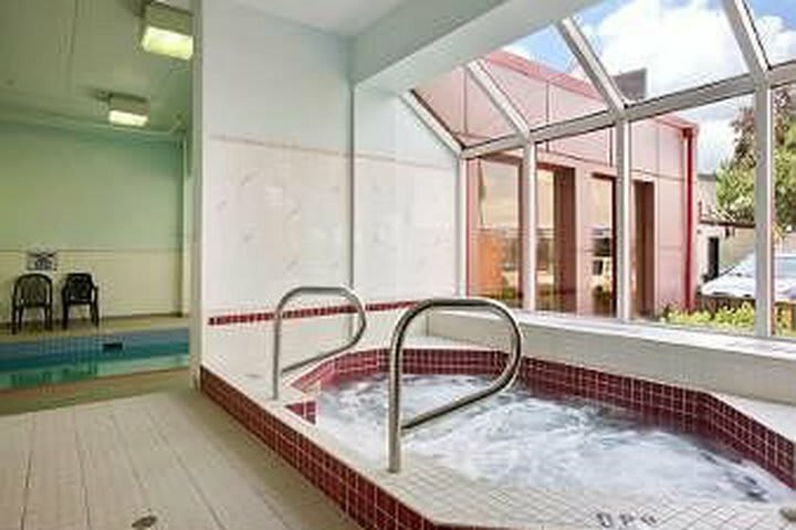 Travelodge Hotel By The Falls