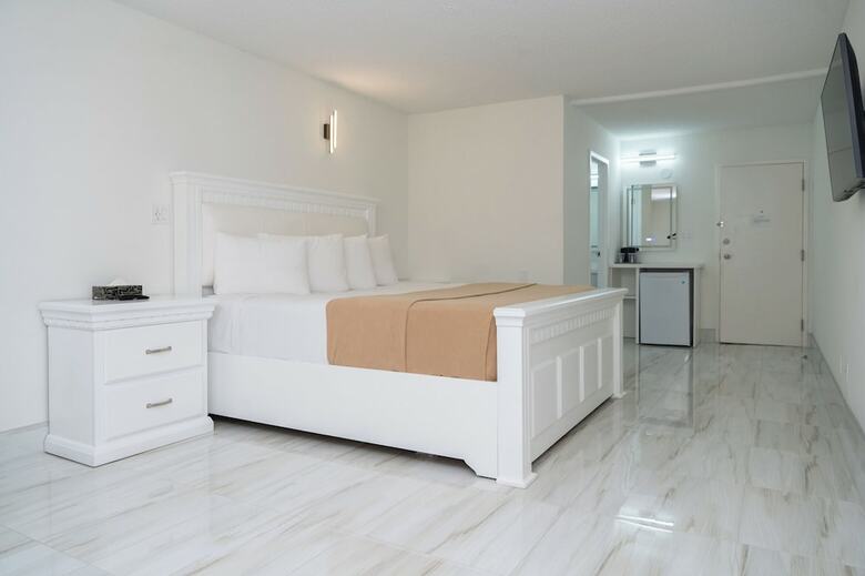 Hotel Diplomat Inn