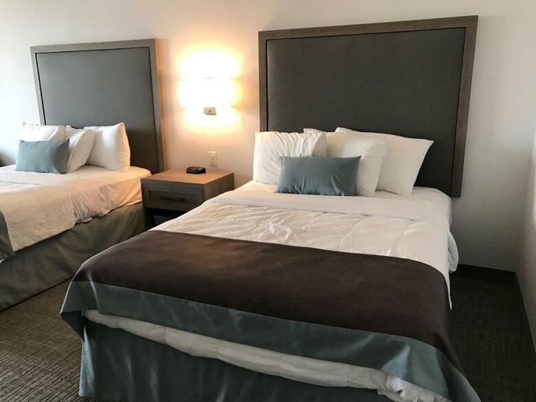 Imperial Hotel & Suites