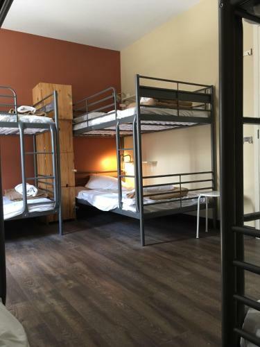 Hostelling International Niagara Falls