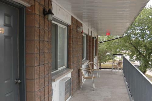 Motel Tropicana Inn