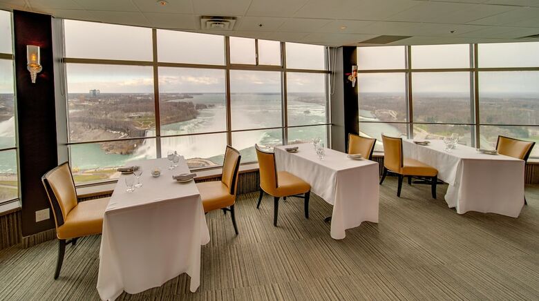Tower Hotel At Fallsview