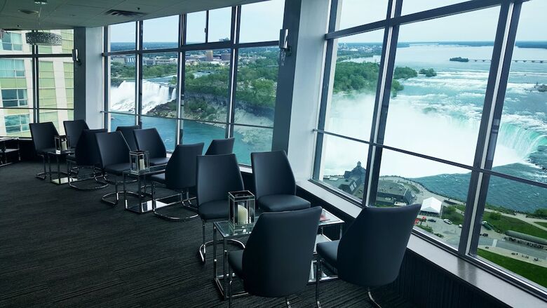 Tower Hotel At Fallsview