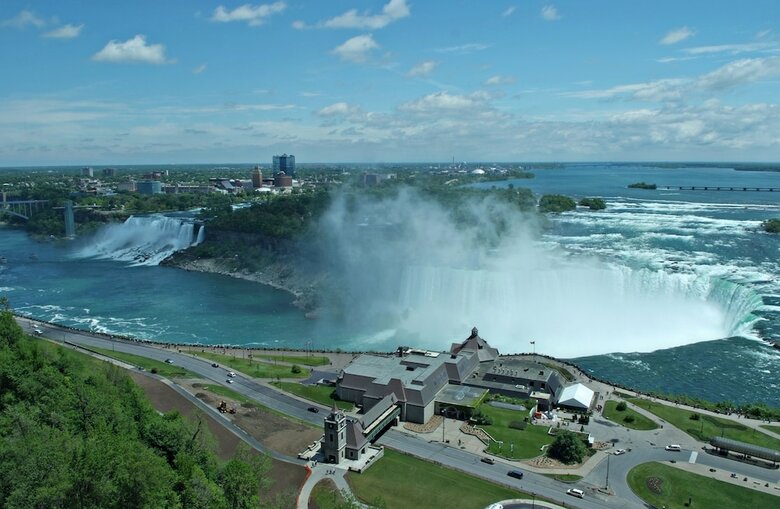 Tower Hotel At Fallsview