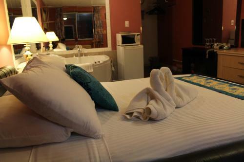 Motel Ritz Inn Niagara & Wedding Chapel