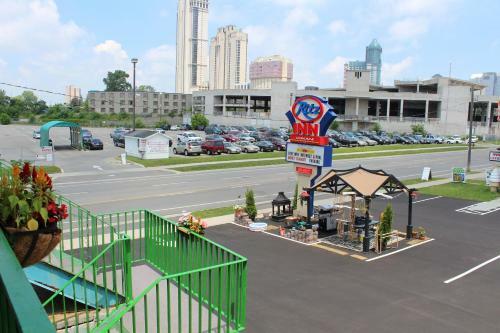 Motel Ritz Inn Niagara & Wedding Chapel