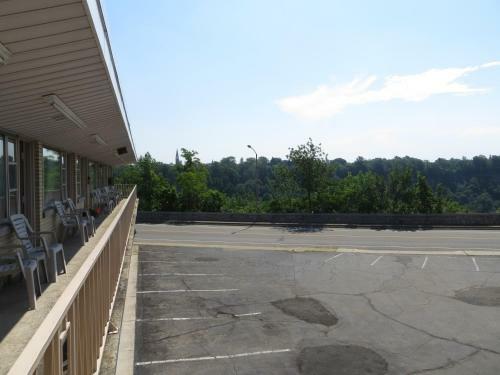 Riverview Motel