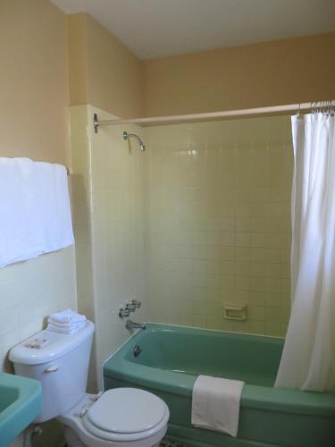 Riverview Motel