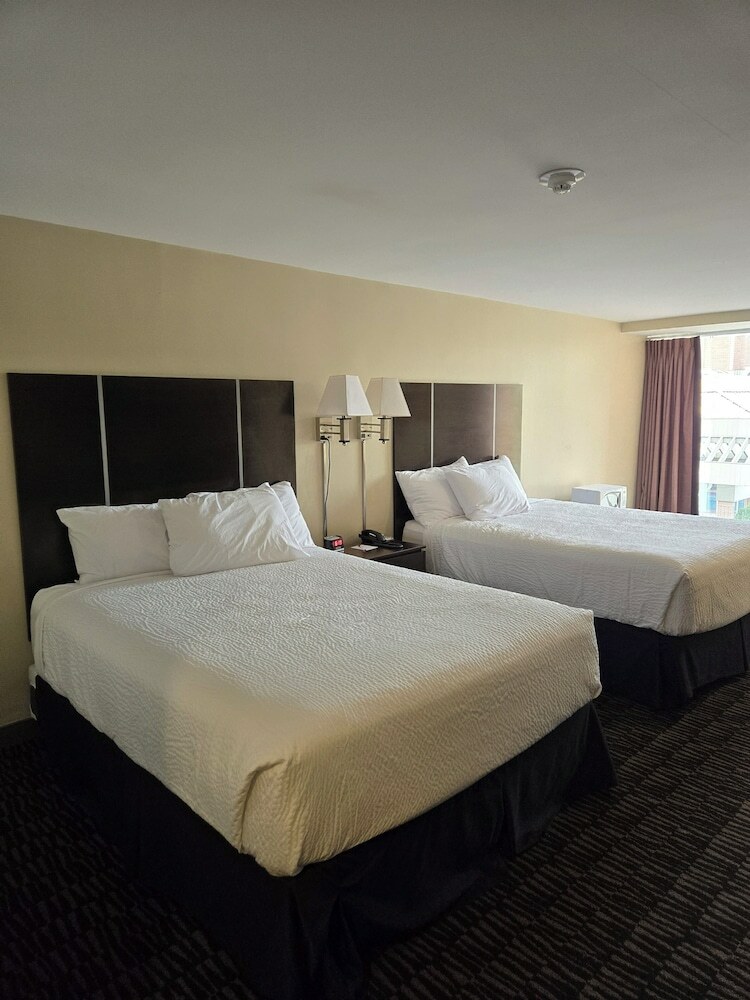 Ramada Plaza Niagara Falls Hotel