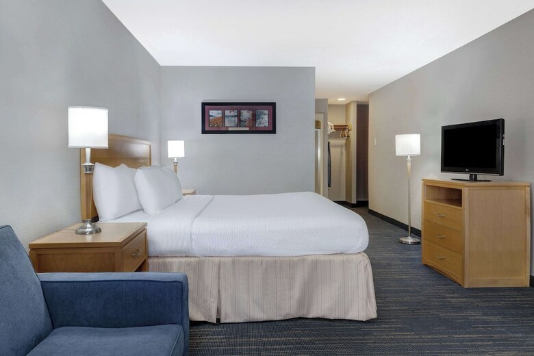 Hotel Days Inn - Niagara Falls, Near The Falls