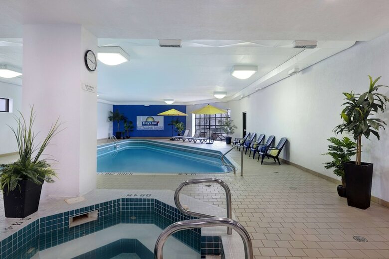Hotel Days Inn - Niagara Falls, Near The Falls