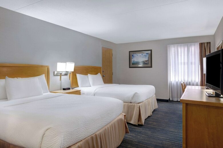 Hotel Days Inn - Niagara Falls, Near The Falls