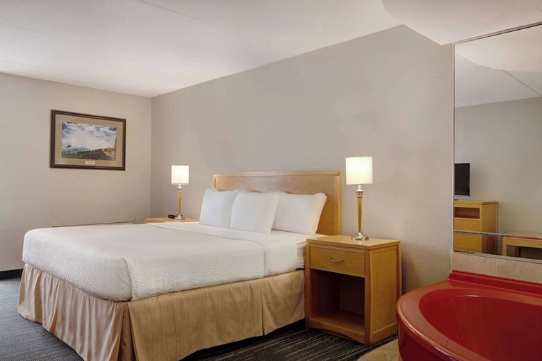 Hotel Days Inn - Niagara Falls, Near The Falls