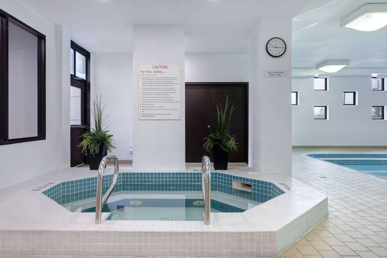 Hotel Days Inn - Niagara Falls, Near The Falls