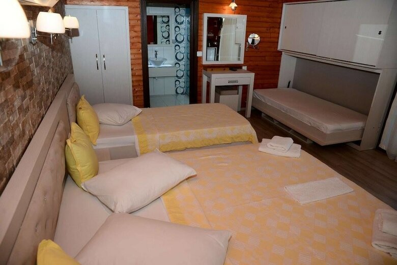 Hotel Nuri's Beach Bungalow