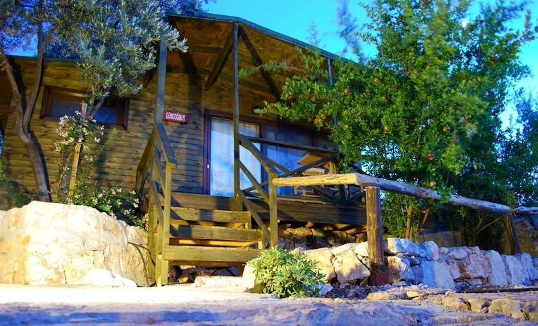 Hotel Nuri's Beach Bungalow