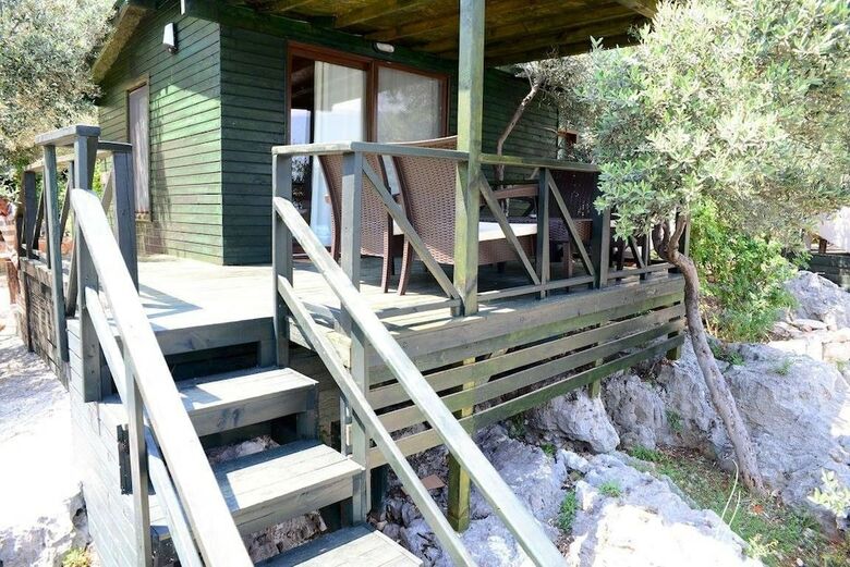 Hotel Nuri's Beach Bungalow