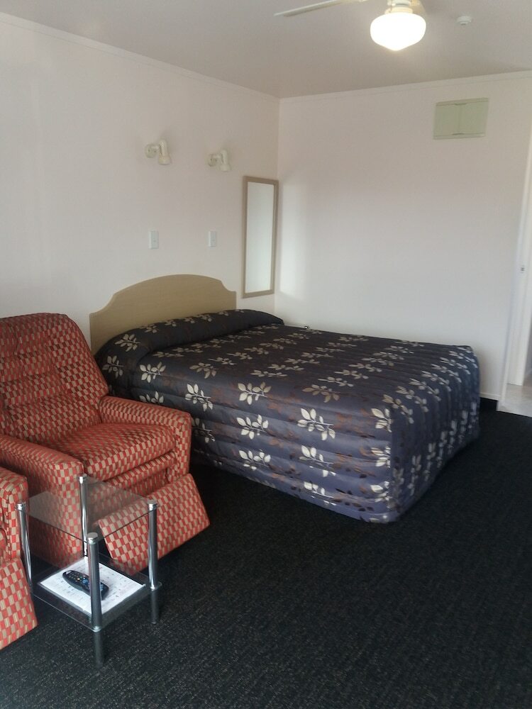 Avenue Heights Motel
