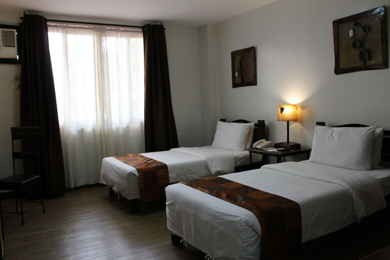 Hotel Nature's Village Resort