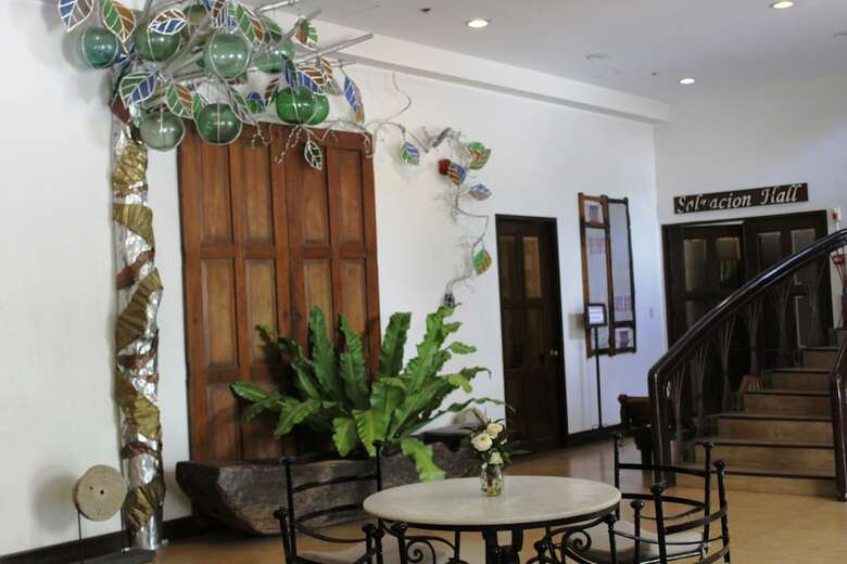 Hotel Nature's Village Resort