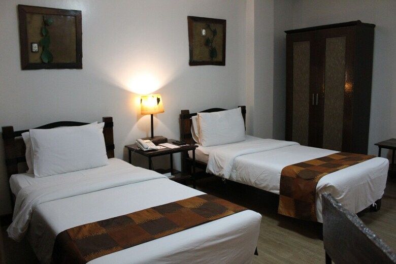Hotel Nature's Village Resort