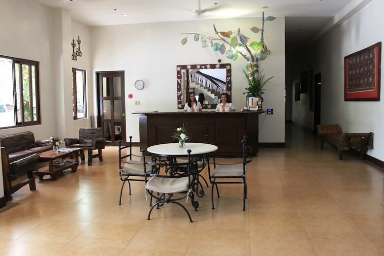 Hotel Nature's Village Resort