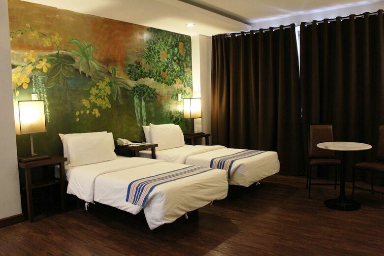Hotel Nature's Village Resort