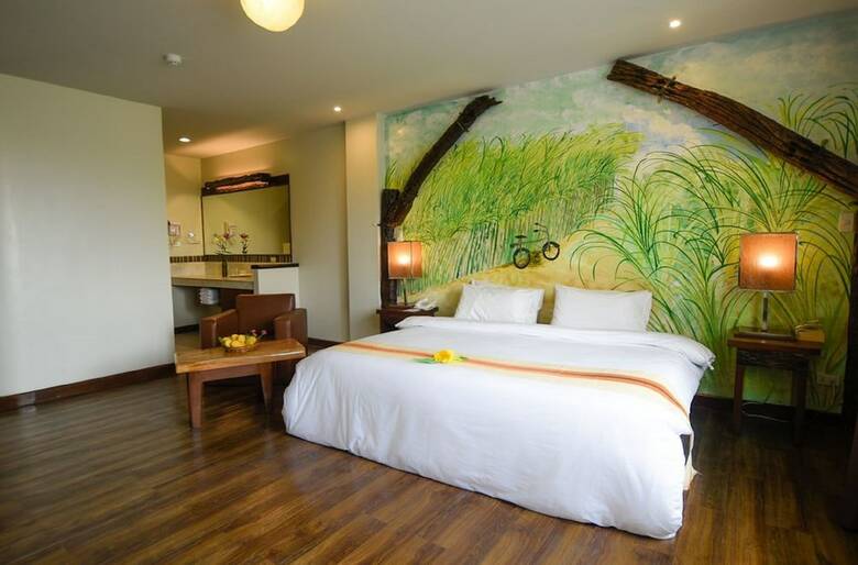 Hotel Nature's Village Resort