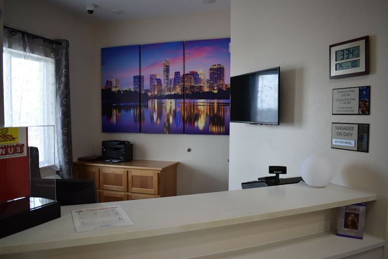 Texas Bungalows Hotel And Suites Austin