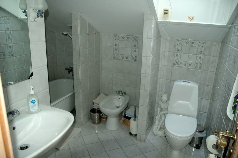 Hotel Rose-house Hiller�d Bed And Kitchen