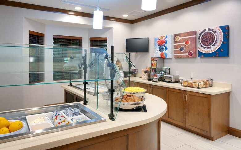 Hotel Staybridge Suites Gainesville I-75
