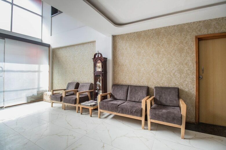 Hotel Oyo 11959 Seven Olives