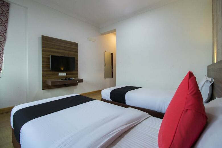 Hotel Oyo 11959 Seven Olives