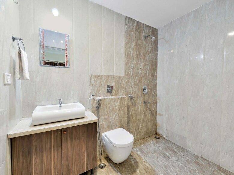 Oyo 12120 Hotel Srico