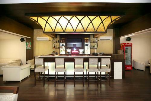 Oyo 12989 White Diamond Hotel