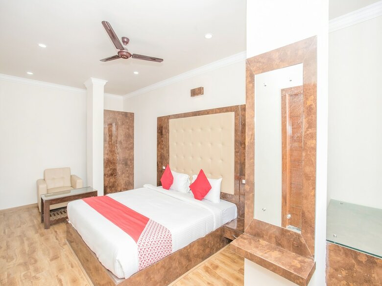 Hotel Oyo 12761 High Street