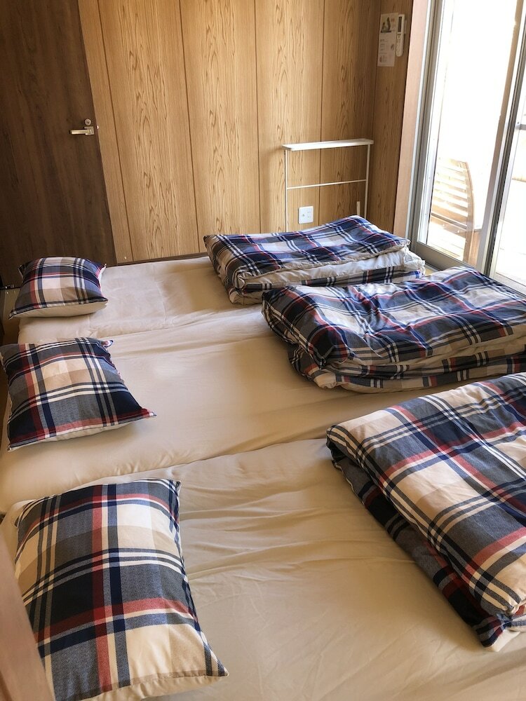Hostal Rsd Village - Hostel