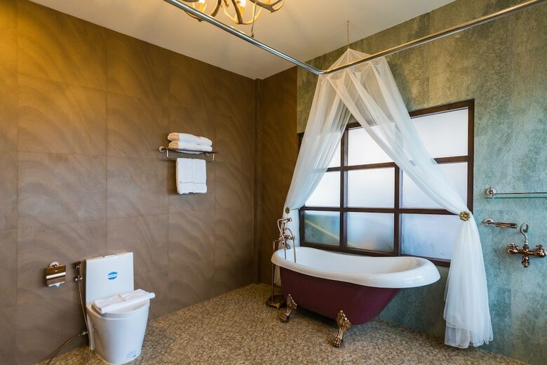 Hotel Khum Damnoen Resort