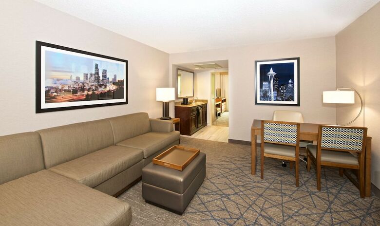Hotel Embassy Suites By Hilton Seattle North Lynnwood