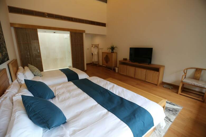 Anji Valley House Hotel