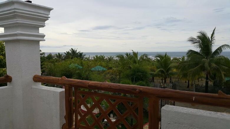 Hotel La Parola Orchids Beach Resort