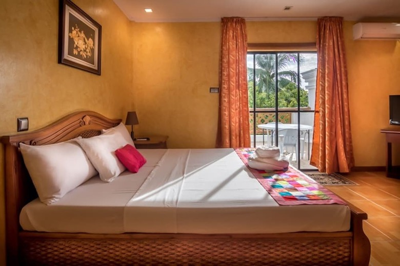 Hotel La Parola Orchids Beach Resort