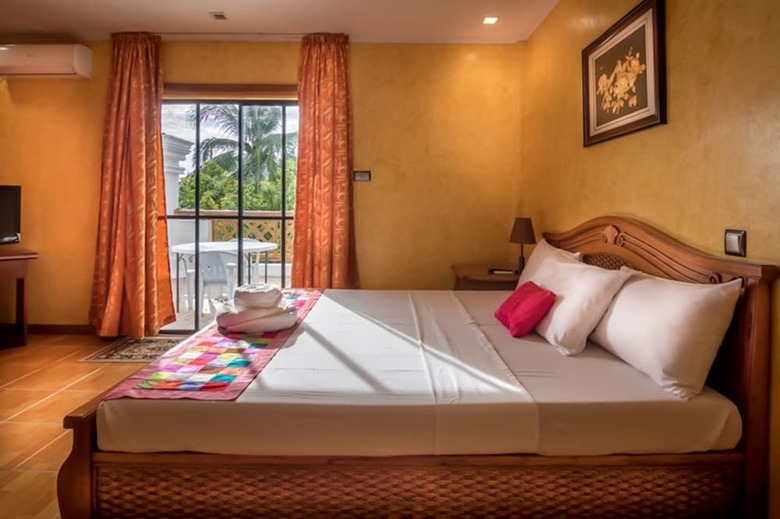 Hotel La Parola Orchids Beach Resort